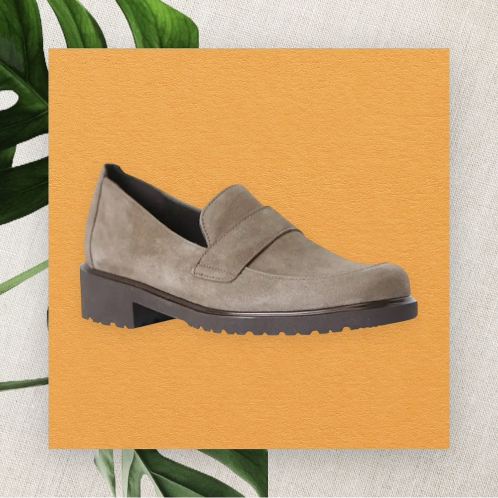 Munro Geena Loafer Slip On Taupe Suede Leather Size 10 NARROW WIDTH